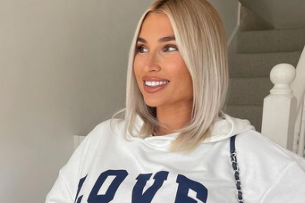PIC: Billie Faiers joyfully shares that she has finally moved into her new home