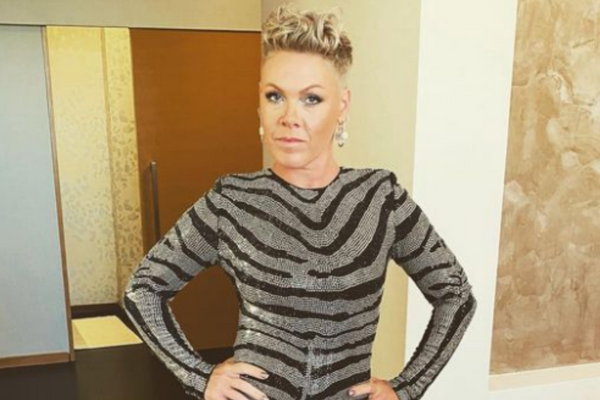 Watch: Pink performs heartwarming Olivia Newton John tribute at AMA’s
