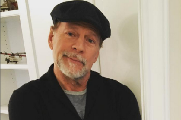Fans thrilled at new video of Bruce Willis surrounded by family for special occasion