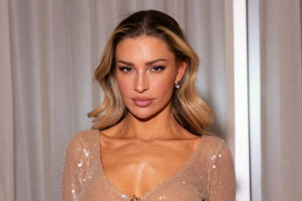 Love Island’s Zara McDermott shares update on tibia fracture & reveals she needs crutches
