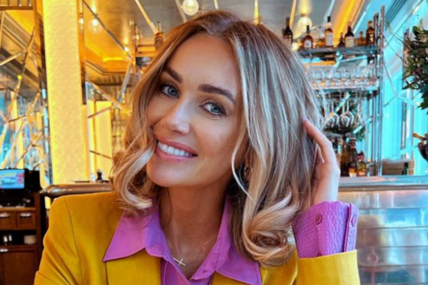 Stars exclaim as Love Island’s Laura Anderson unveils exciting career change