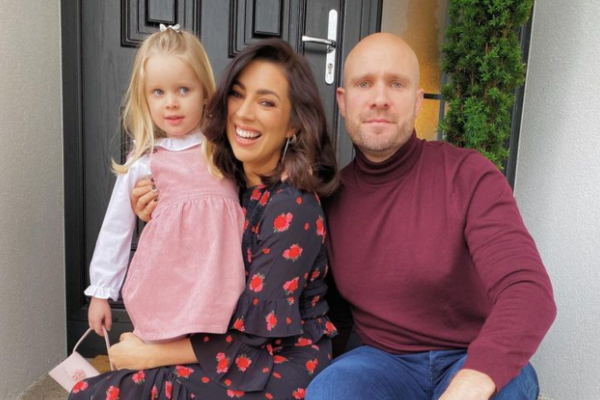 Podcaster Georgie Crawford and husband Jamie announce surrogate pregnancy