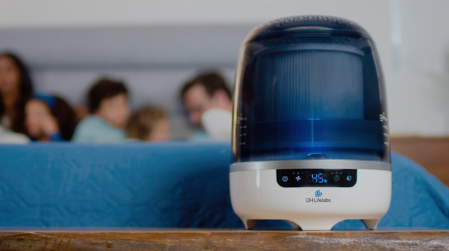 The Aaira + Humidifier moisturises, cleans & deodorizes the air all in one neat device