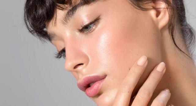 The Skin Cleansing Brush with Eye Massage from Cosaint is the key to achieving glass skin