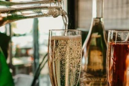 3 champagne cocktail recipes that will certainly glam up your Christmas Day!