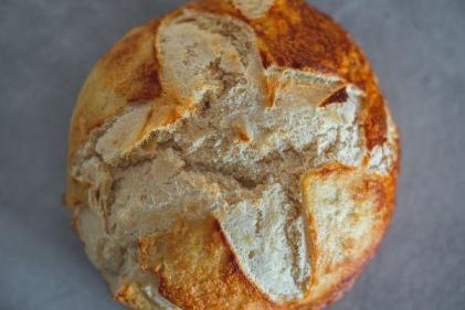 Spice up your Thursday with this stunning gluten-free tomato bread recipe