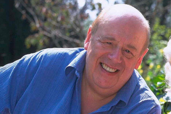 Coronation Street stars pay tribute as death confirmed of actor John Savident