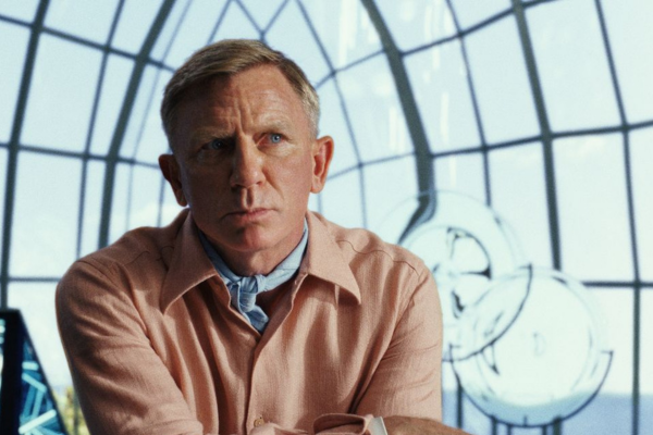 Fans exclaim as Netflix announces Knives Out 3 film with Daniel Craig to return