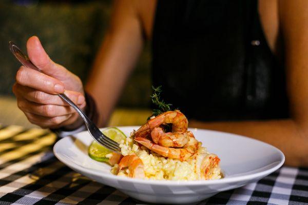Recipe: Have the perfect evening in with this delicious red prawn curry!