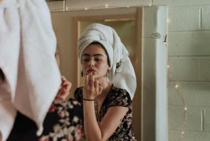 Have you got sensitive skin? These are the retinoids that are safe for you to use
