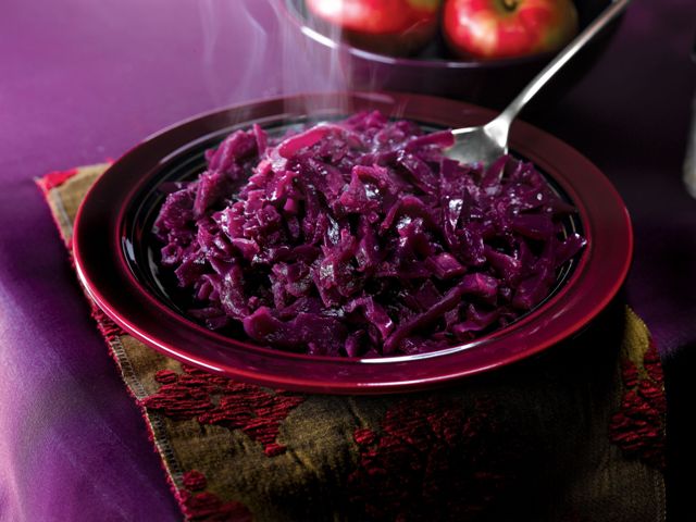 Braised red cabbage