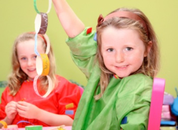 Paper chain garland