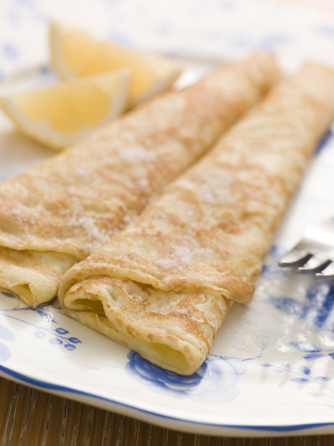 Basic pancakes with lemon and sugar