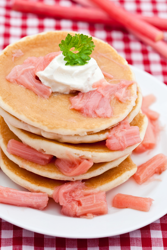 Rhubarb and ginger pancakes