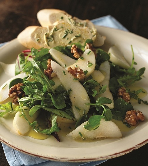 Pear and walnut salad | MummyPages.uk