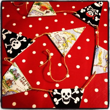 Little gems wooden bunting