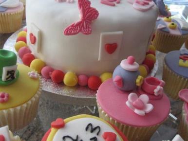 Big Cake Little Cakes