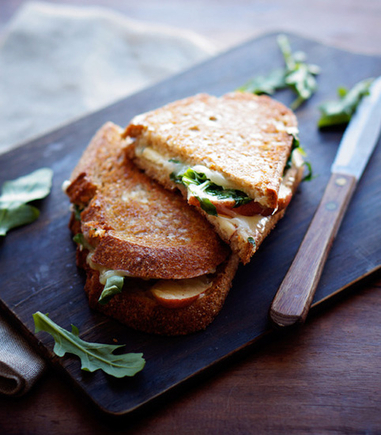 Apple cheddar grilled cheese