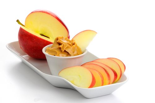 Apple slices with peanut butter