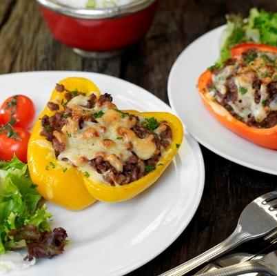 Chili beef stuffed peppers with cheese