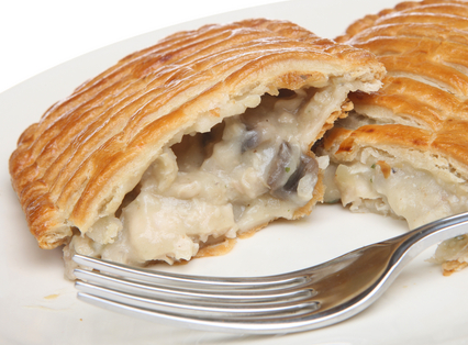 Creamy chicken and mushroom pie