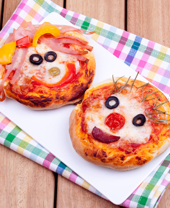 Mini pitta pizzas