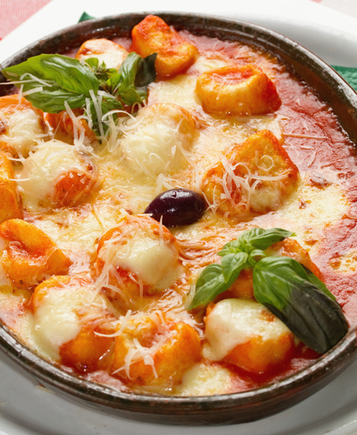 Cheesy gnocchi bake