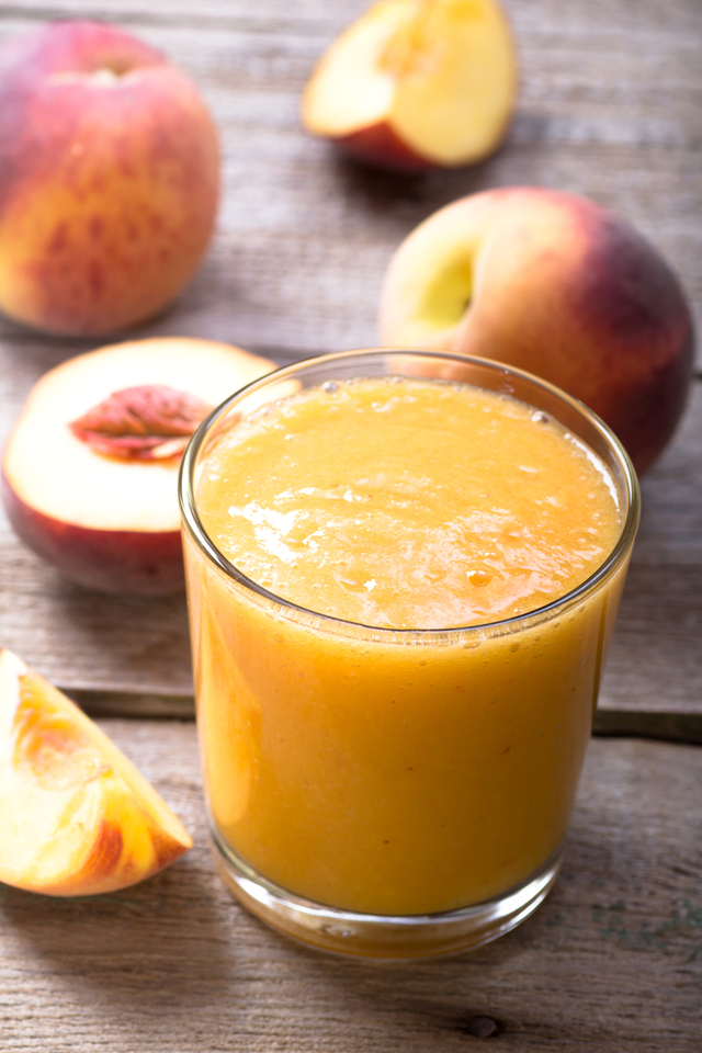 Peach and berry smoothie