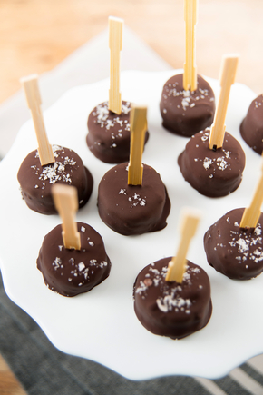 Frozen chocolate bananas