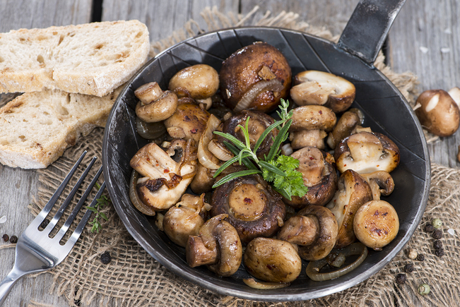  Baked mushrooms with ricotta cheese and pesto