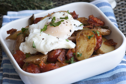 Poached egg, hash