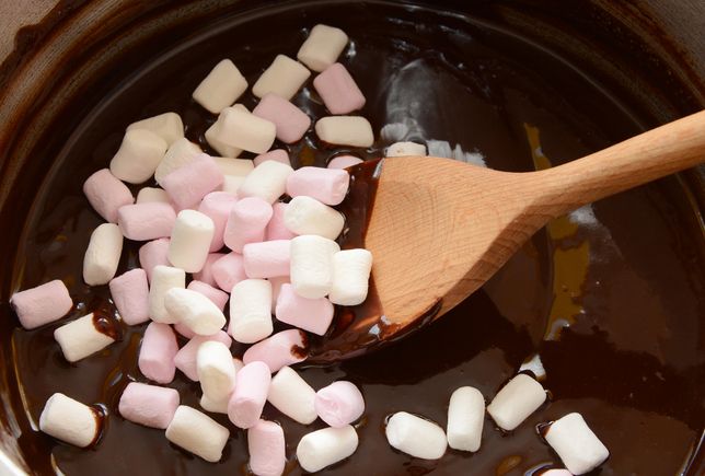 Coconut with white chocolate and banana s’mores