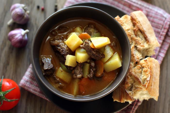 Rosemary and garlic beef stew | MummyPages.uk