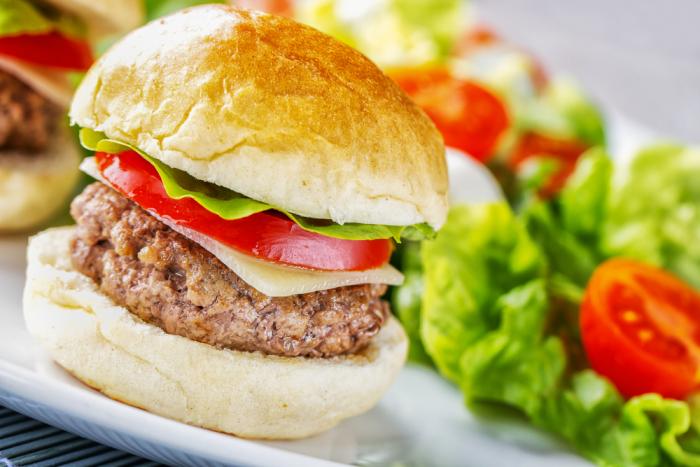 Burgers on garlic toast | MummyPages.uk