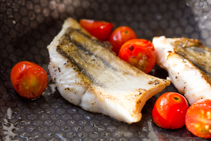 Lemon cod with basil and beans