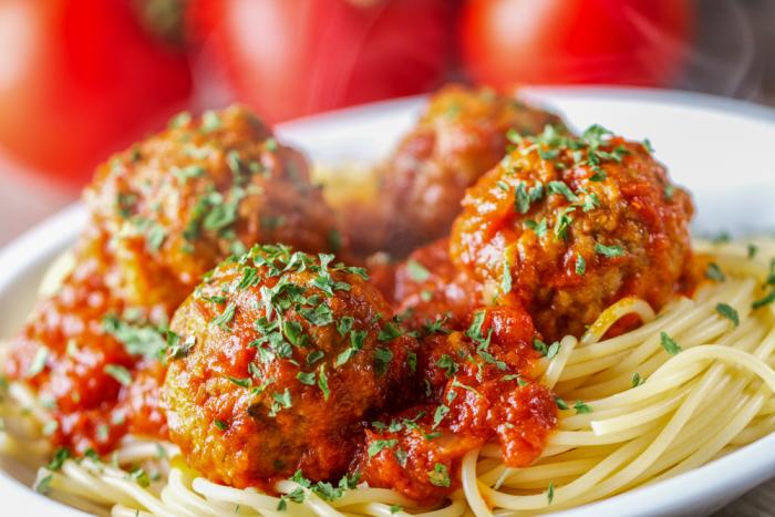 Roasted squash with spaghetti and meatballs | MummyPages.uk