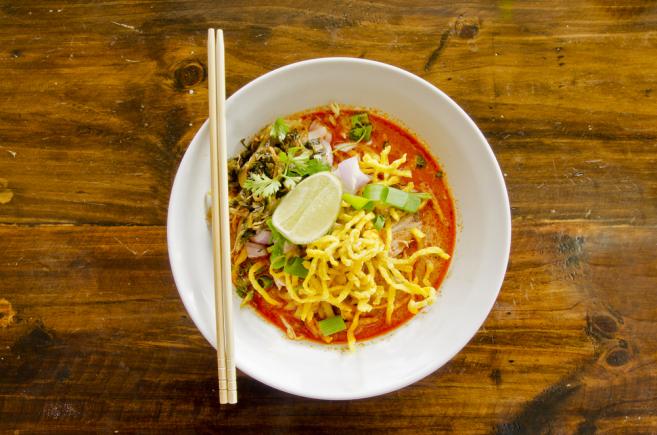 Spicy coconut soup with noodles 