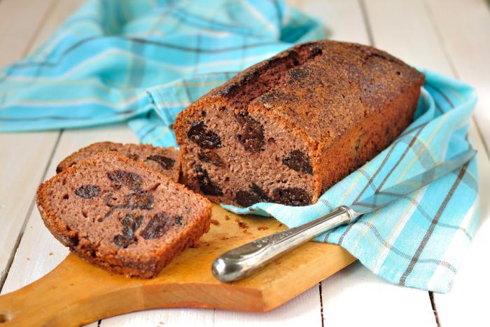 Plum and almond loaf | MummyPages.uk