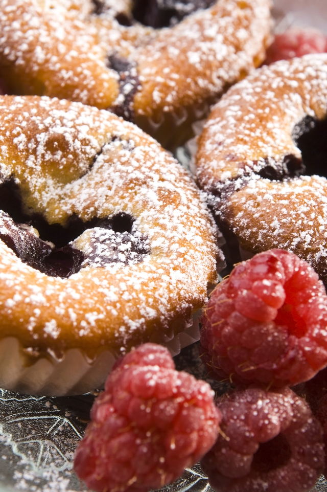 Raspberry brownie muffin cakes