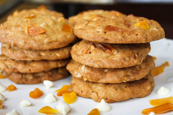 Crunchy mango cookies