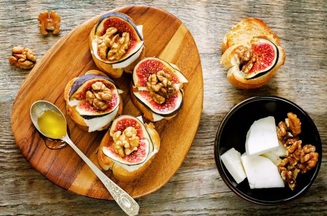Goats cheese and fig open sandwiches