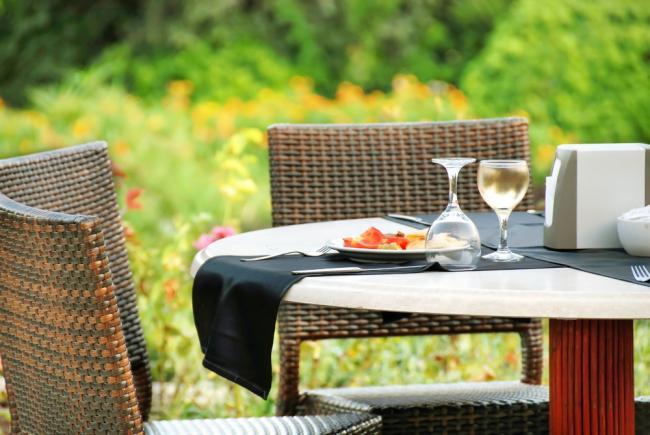 Dining Alfresco