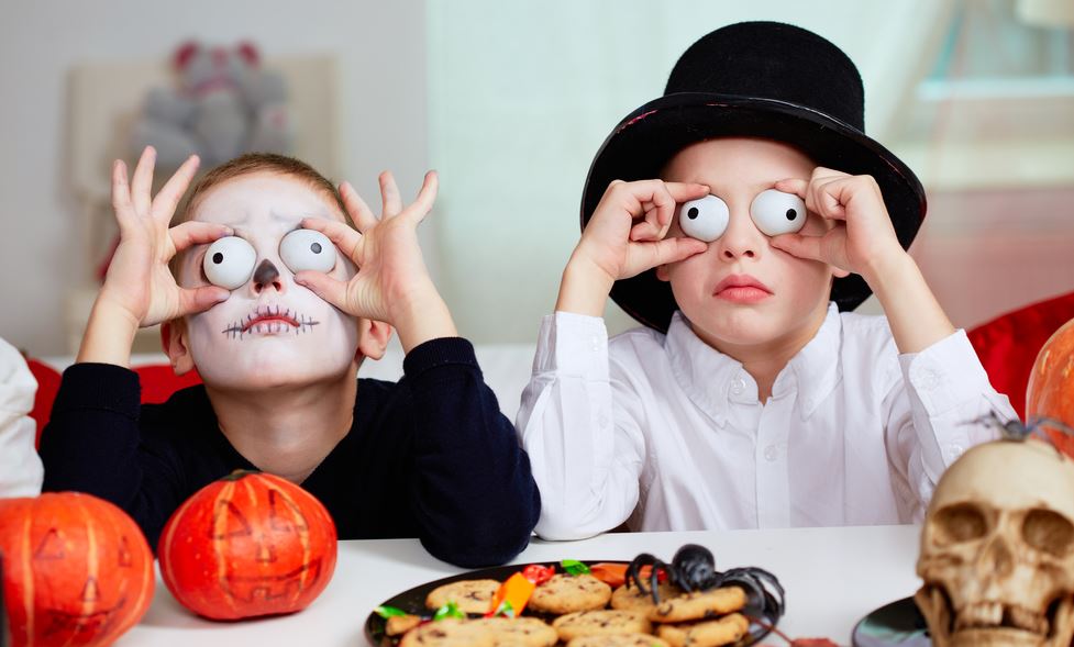 It's Hallowe'en party season: Wow your guests with these fantastic invitations!