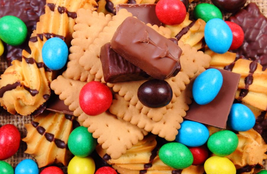 Advertising unhealthy foods to children may soon be banned online