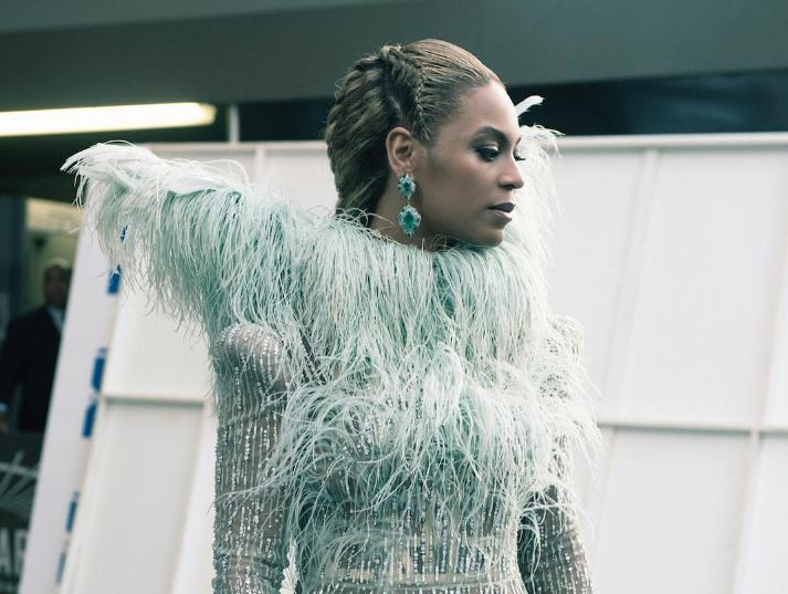 Blue Ivy was Beyoncé's plus one at the VMAs... and her dress...