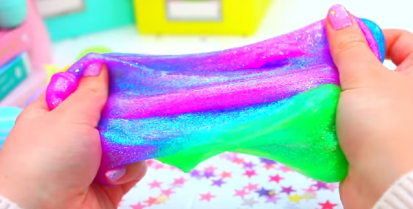  Kids are going MAD for these slime-making videos right now