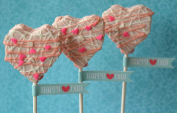 These no-bake cake pops are the PERFECT Valentine's Day treat 