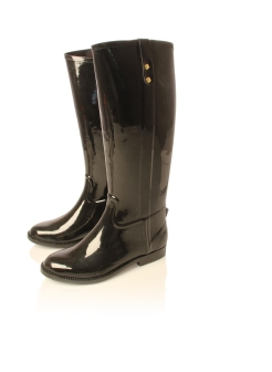 Black boots