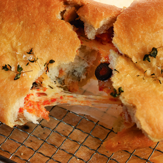 Mozarella and pancetta filled bread