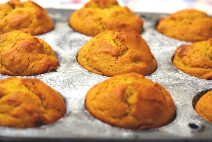 Halloween pumpkin & apple muffin